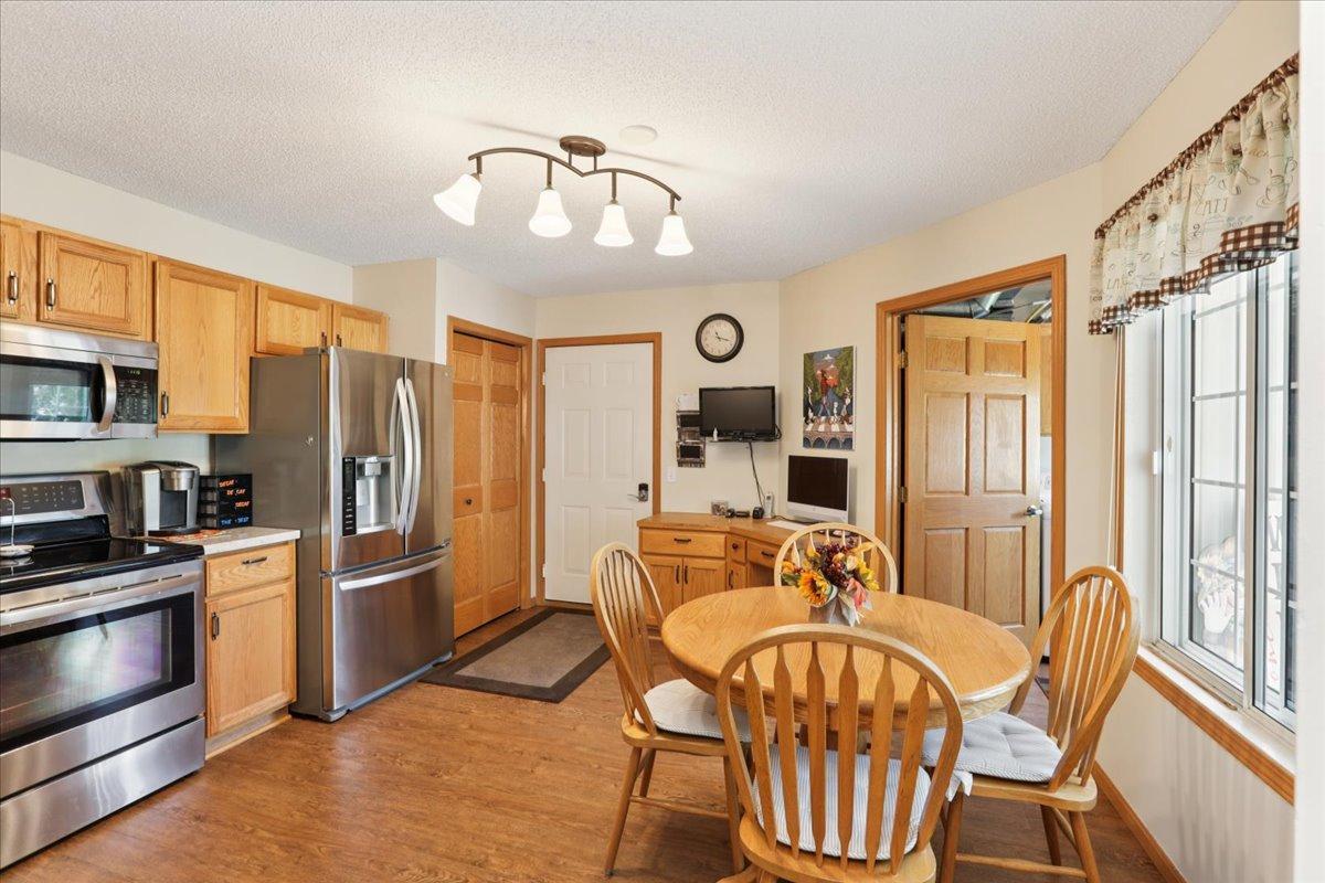 585 Markgrafs Lake Bay