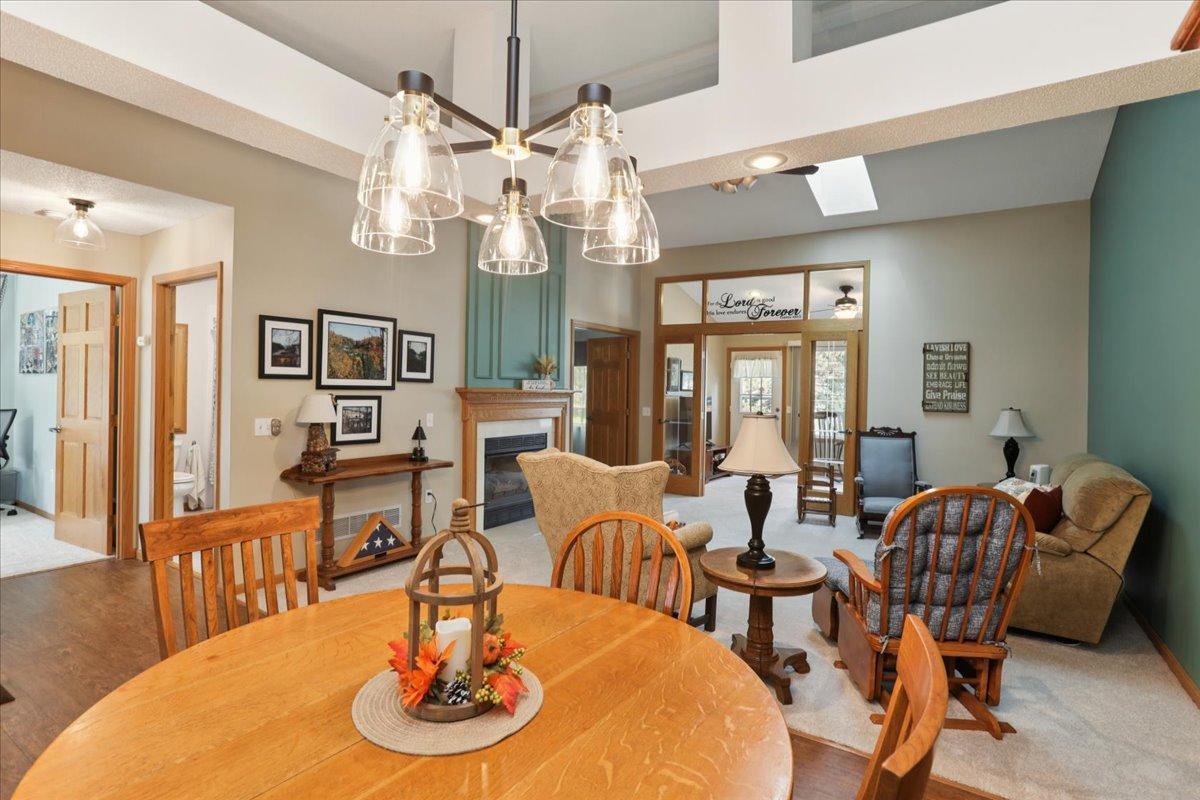 585 Markgrafs Lake Bay