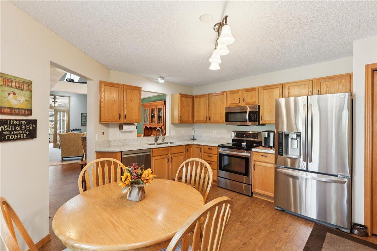 585 Markgrafs Lake Bay