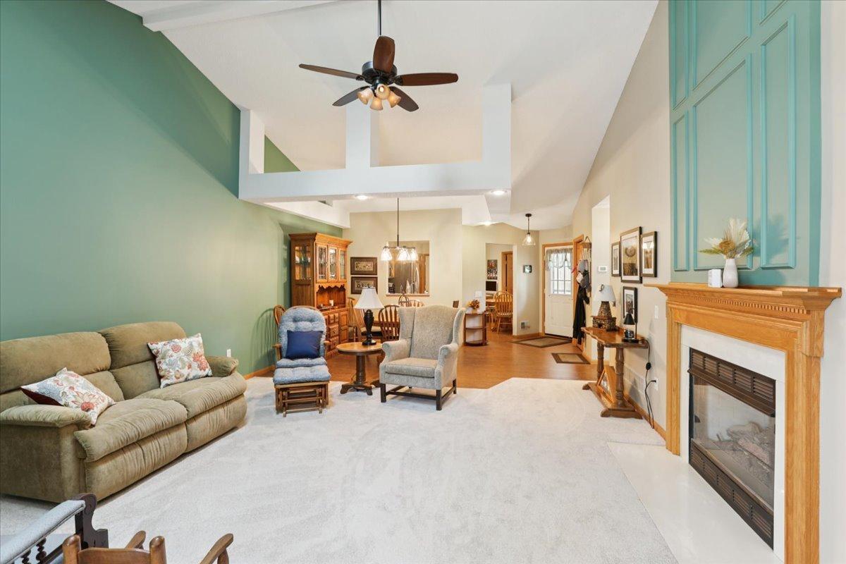 585 Markgrafs Lake Bay