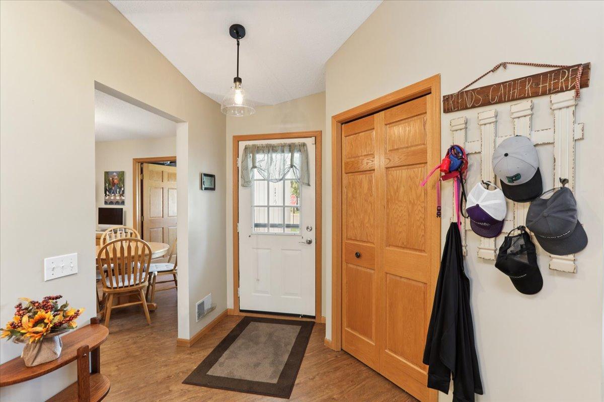 585 Markgrafs Lake Bay