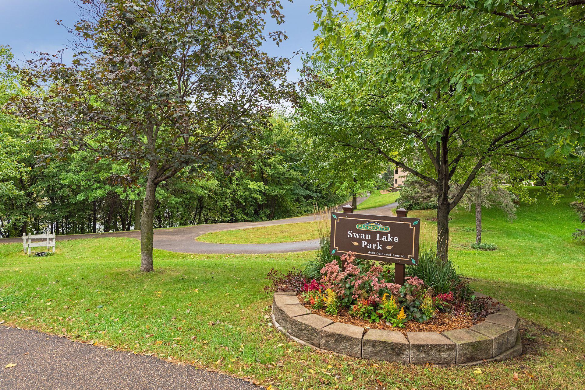 4520 Rosewood Lane N