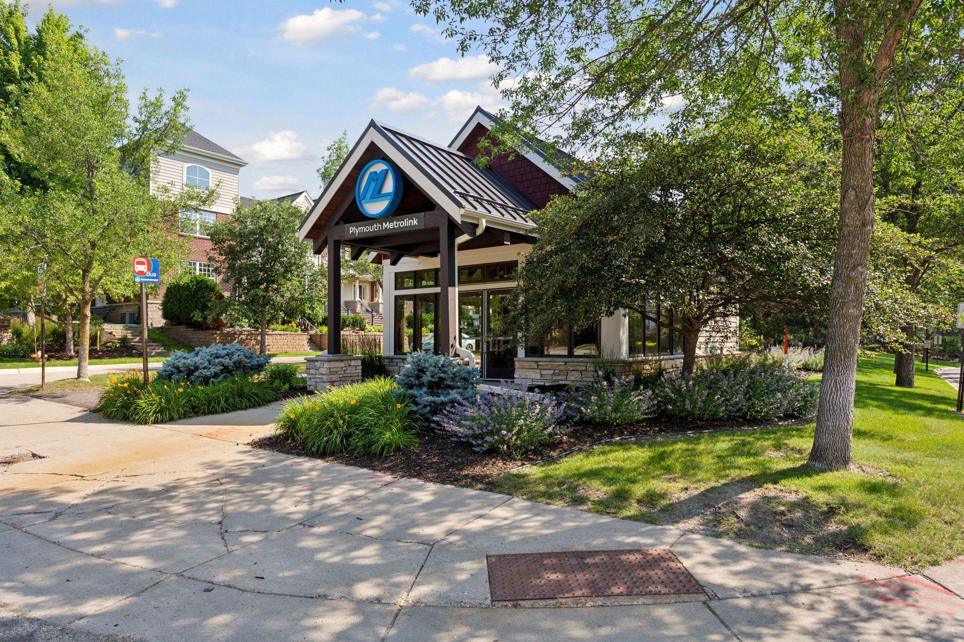 4520 Rosewood Lane N