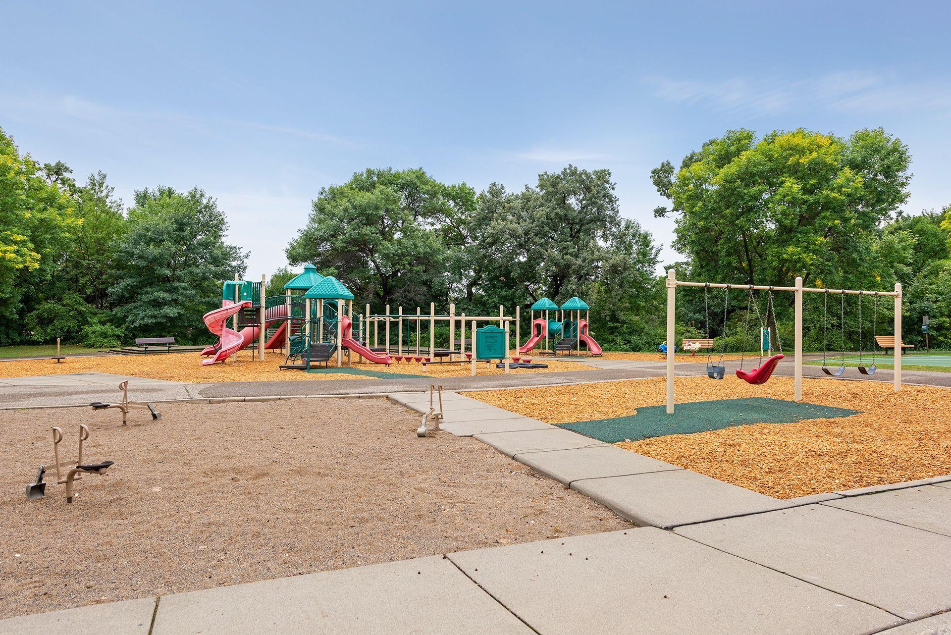 4520 Rosewood Lane N