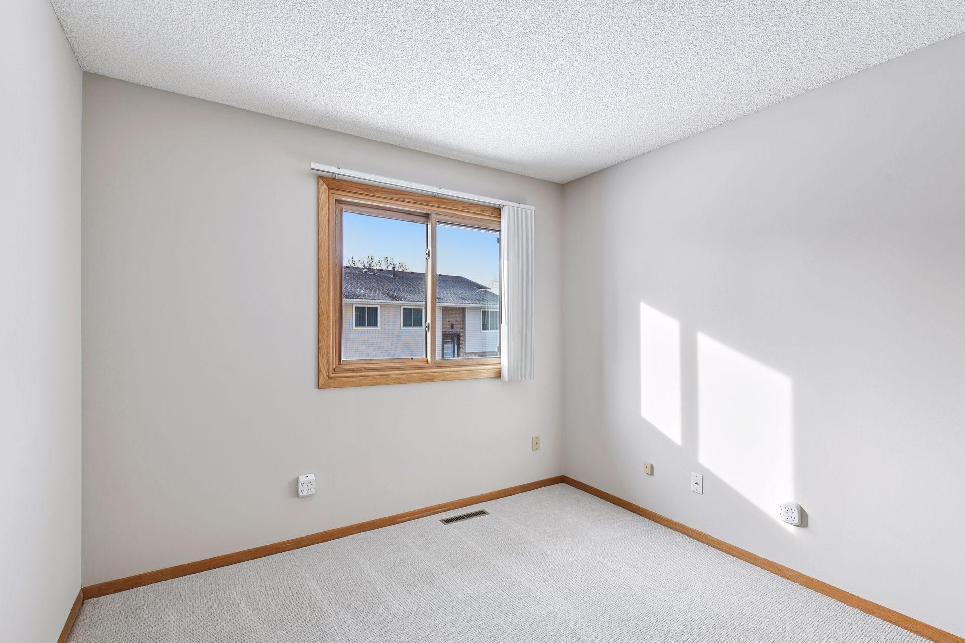 4520 Rosewood Lane N