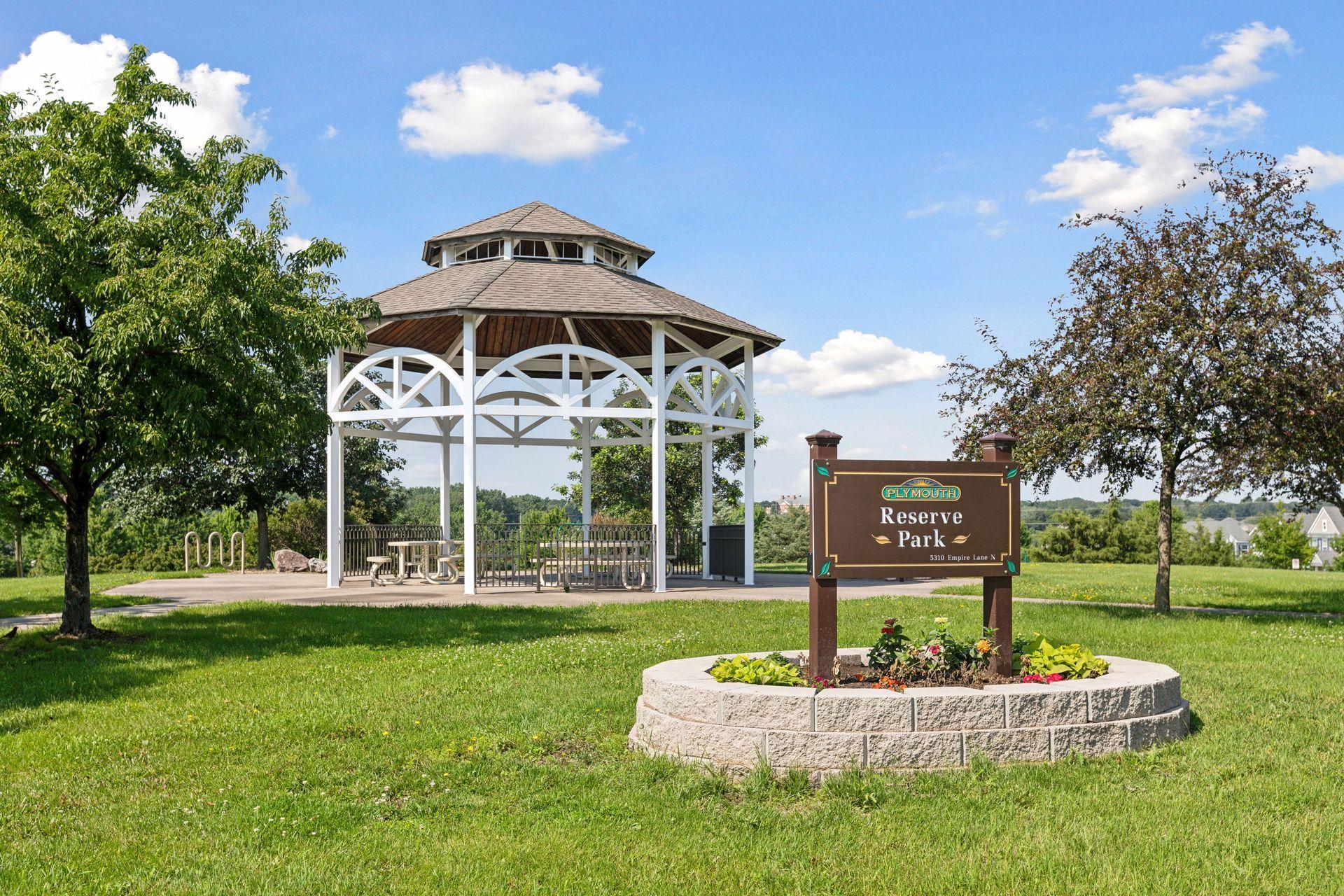 4520 Rosewood Lane N