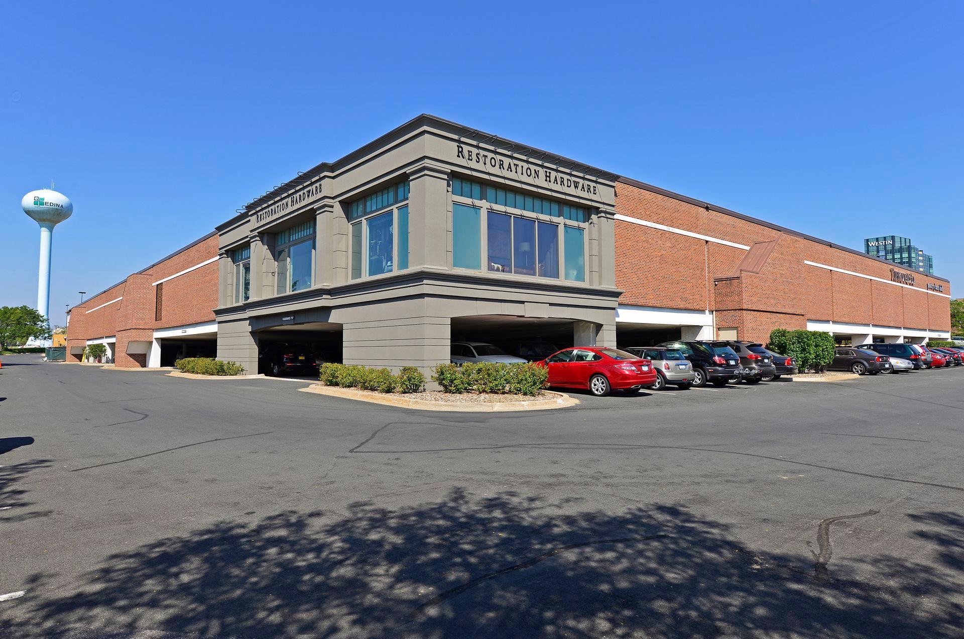 4351 Parklawn Avenue Unit: 205E