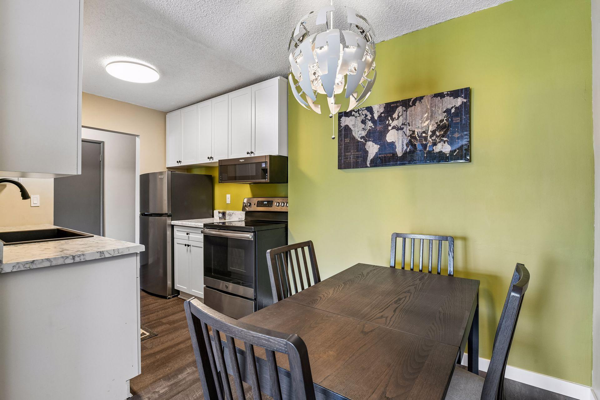 4351 Parklawn Avenue Unit: 205E