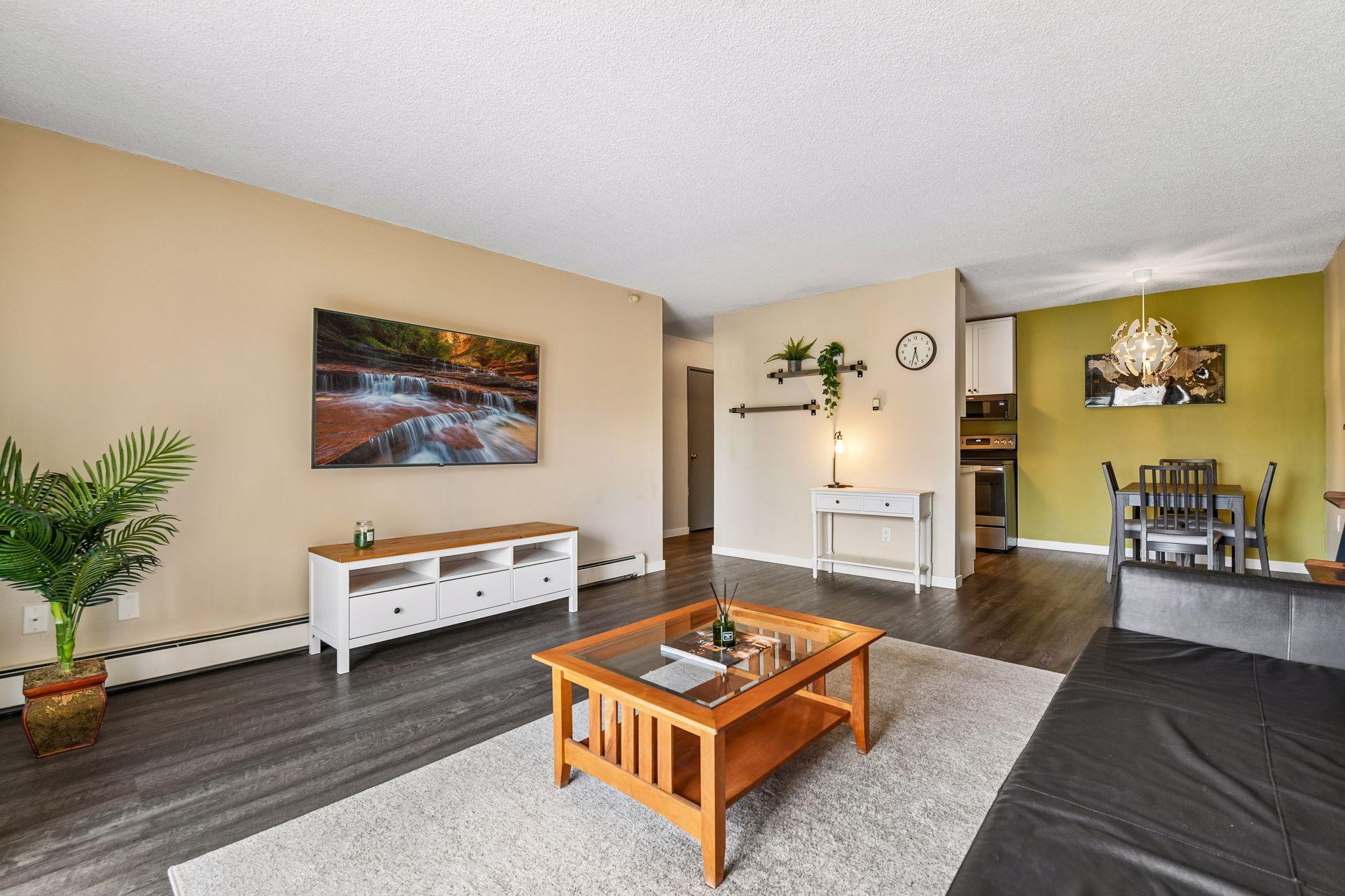 4351 Parklawn Avenue Unit: 205E