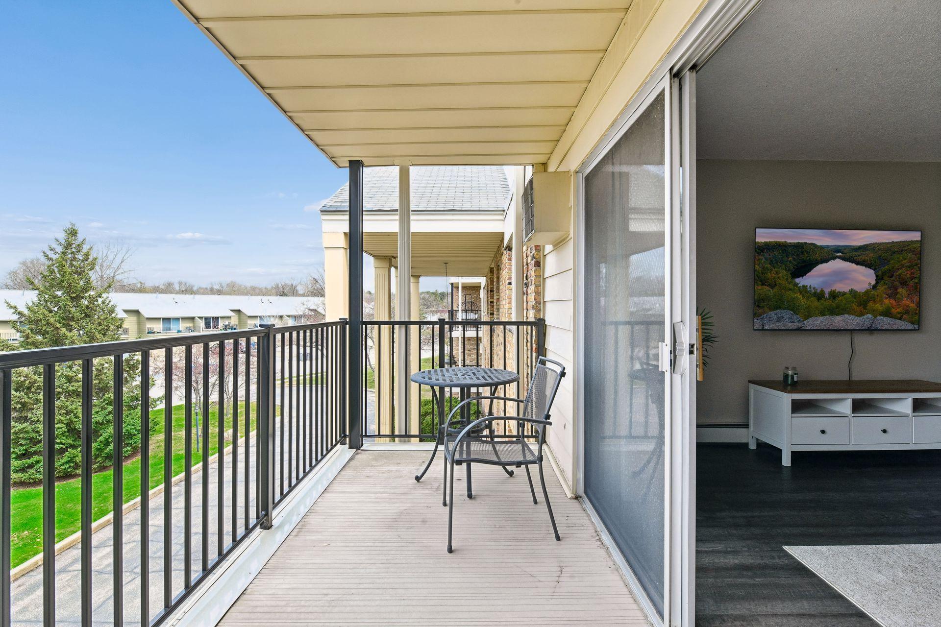 4351 Parklawn Avenue Unit: 205E