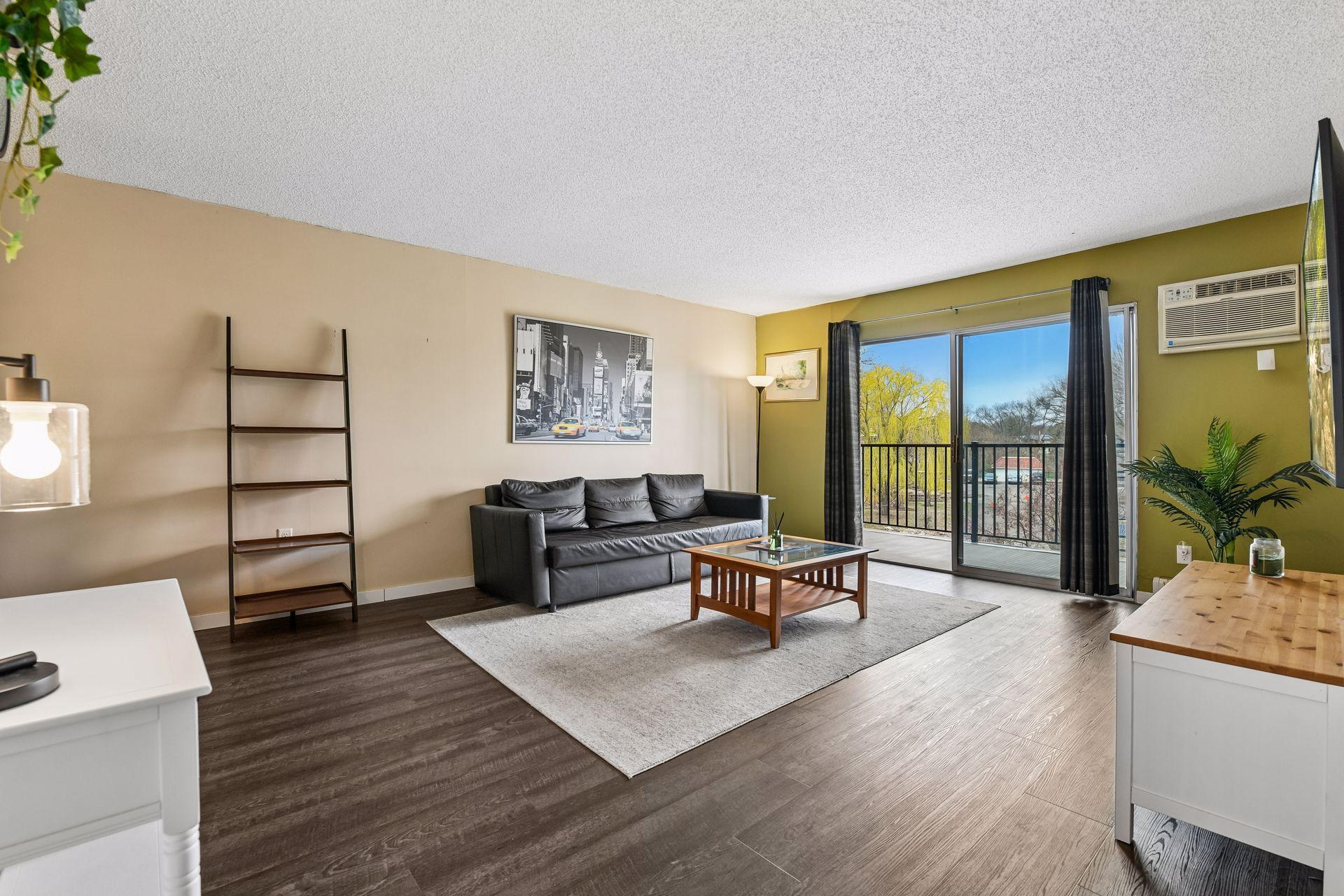 4351 Parklawn Avenue Unit: 205E