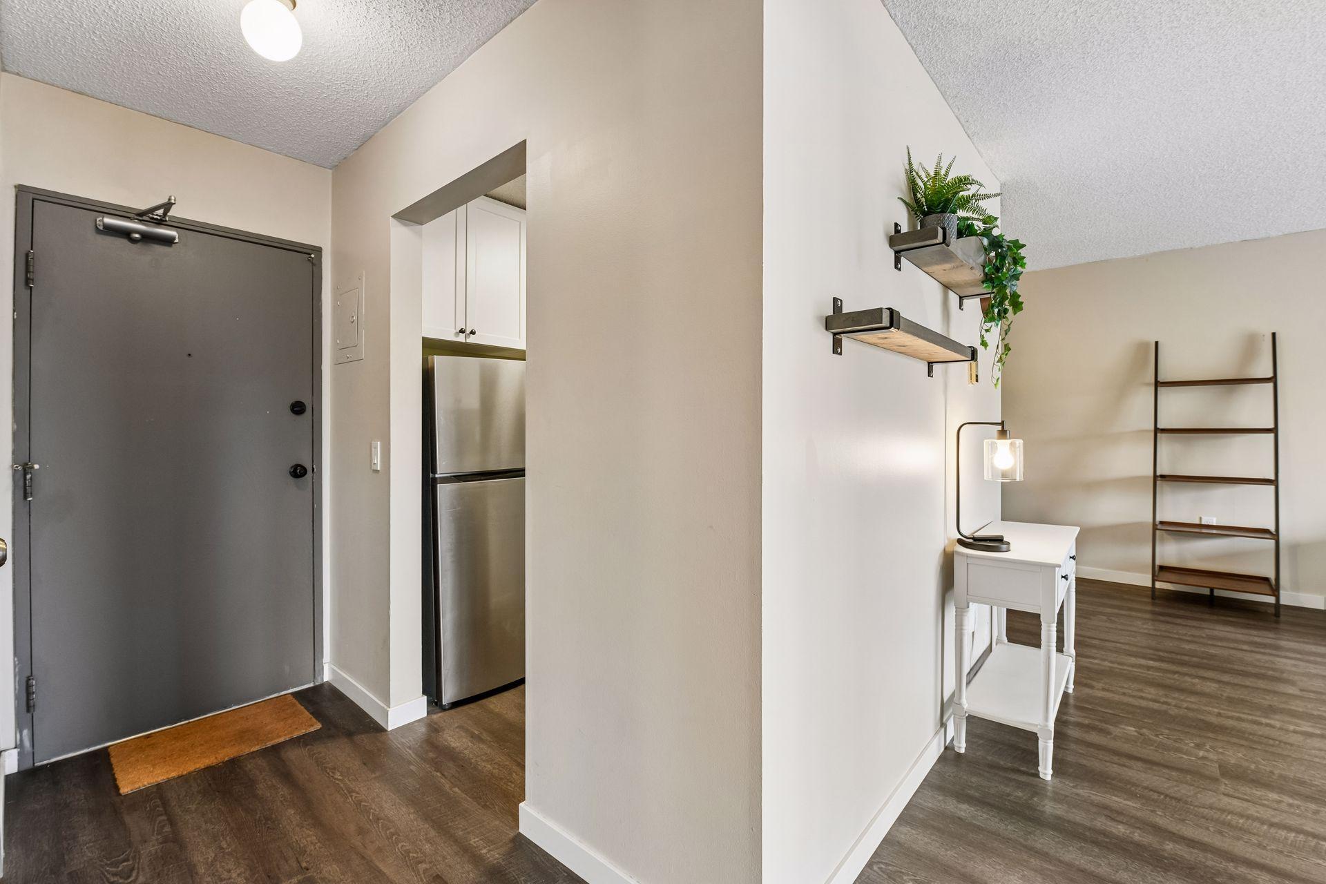 4351 Parklawn Avenue Unit: 205E