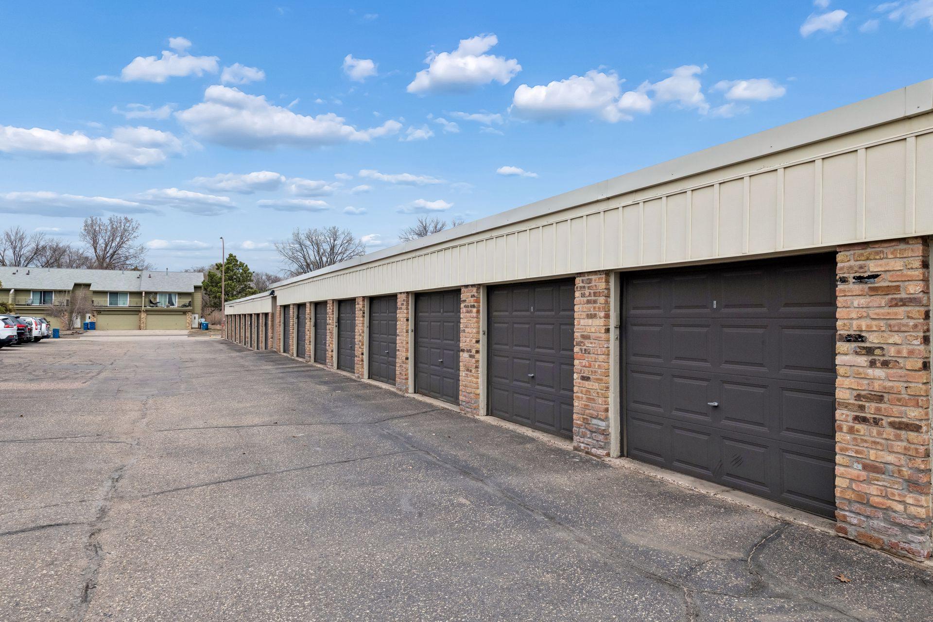 4351 Parklawn Avenue Unit: 205E