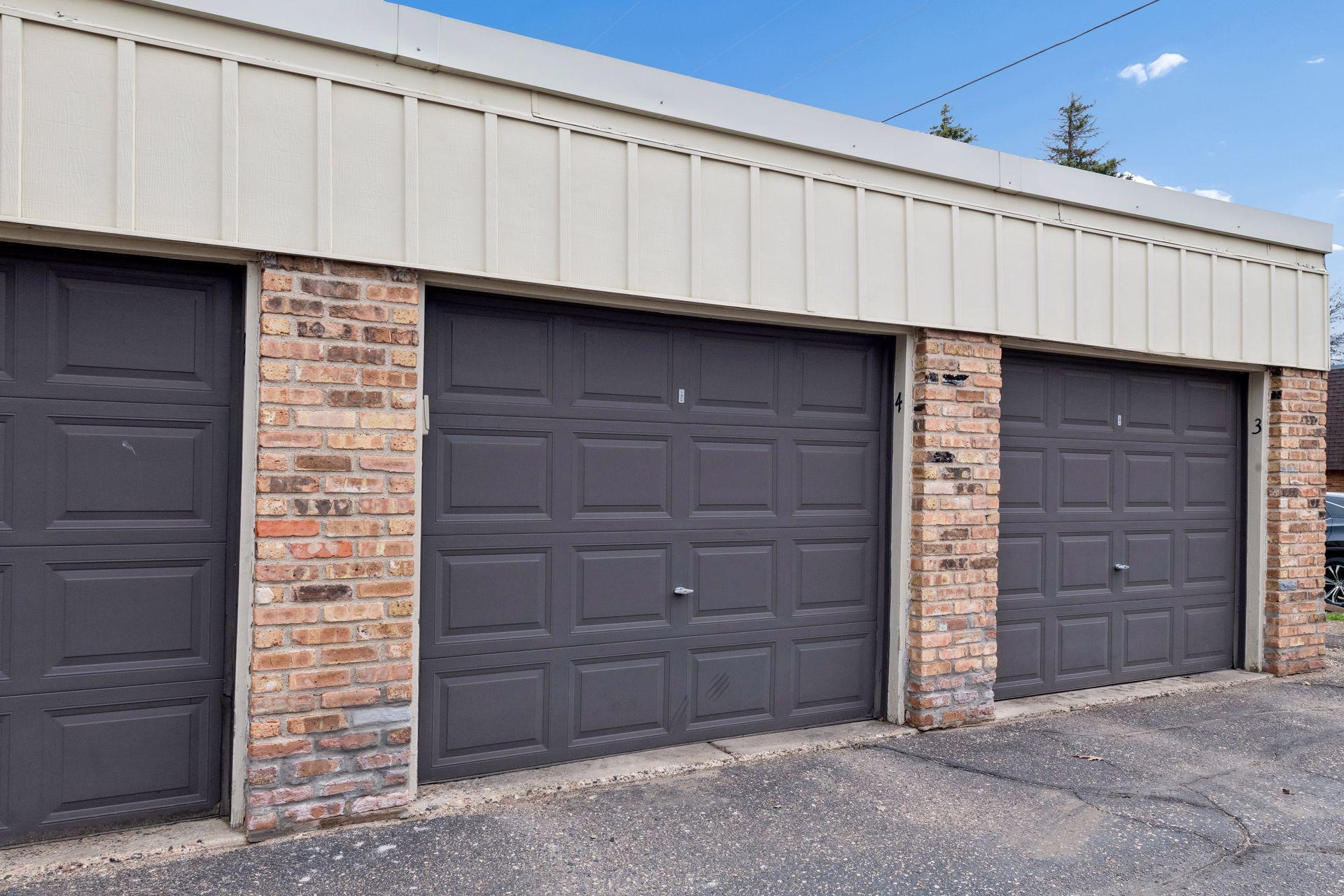4351 Parklawn Avenue Unit: 205E