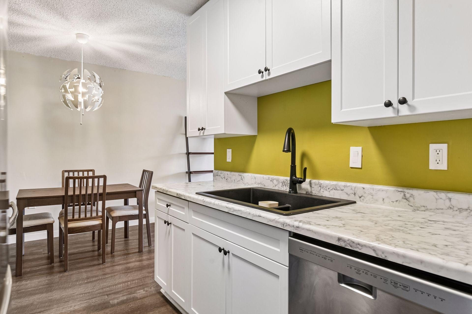 4351 Parklawn Avenue Unit: 205E