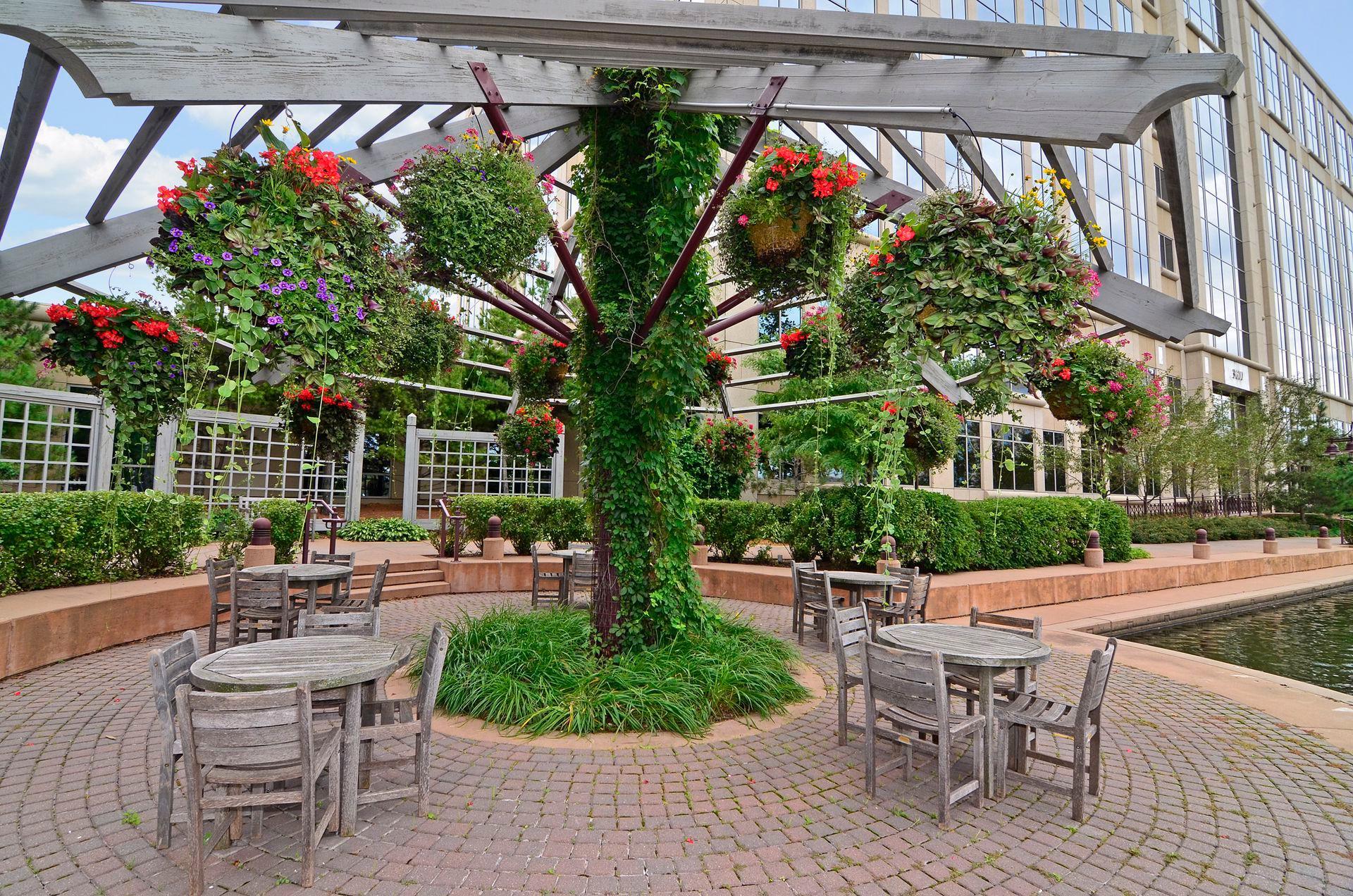 4351 Parklawn Avenue Unit: 205E