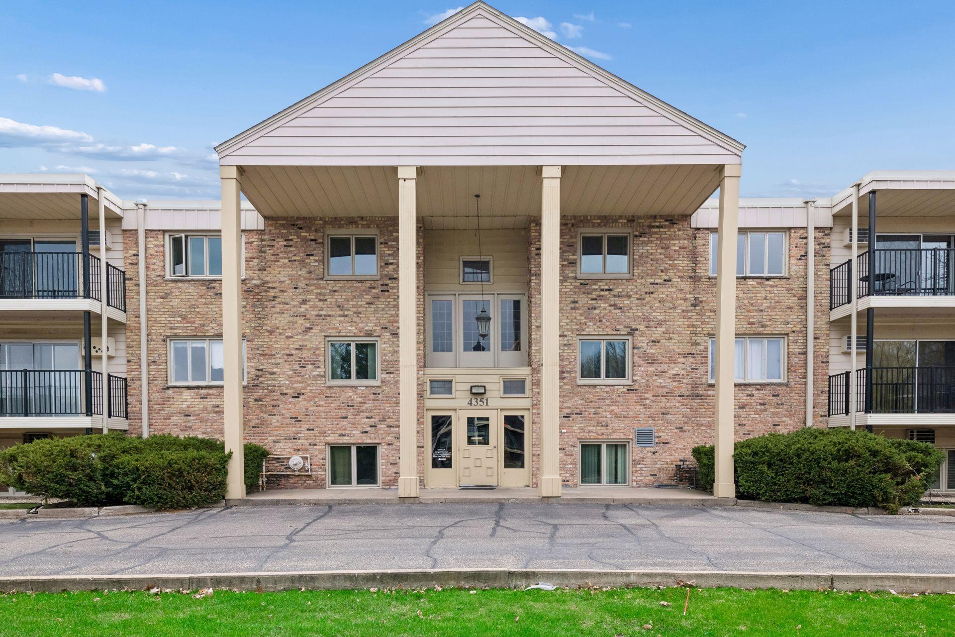 4351 Parklawn Avenue Unit: 205E