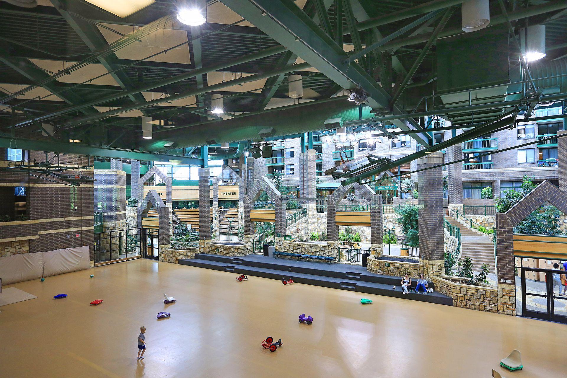 4351 Parklawn Avenue Unit: 205E