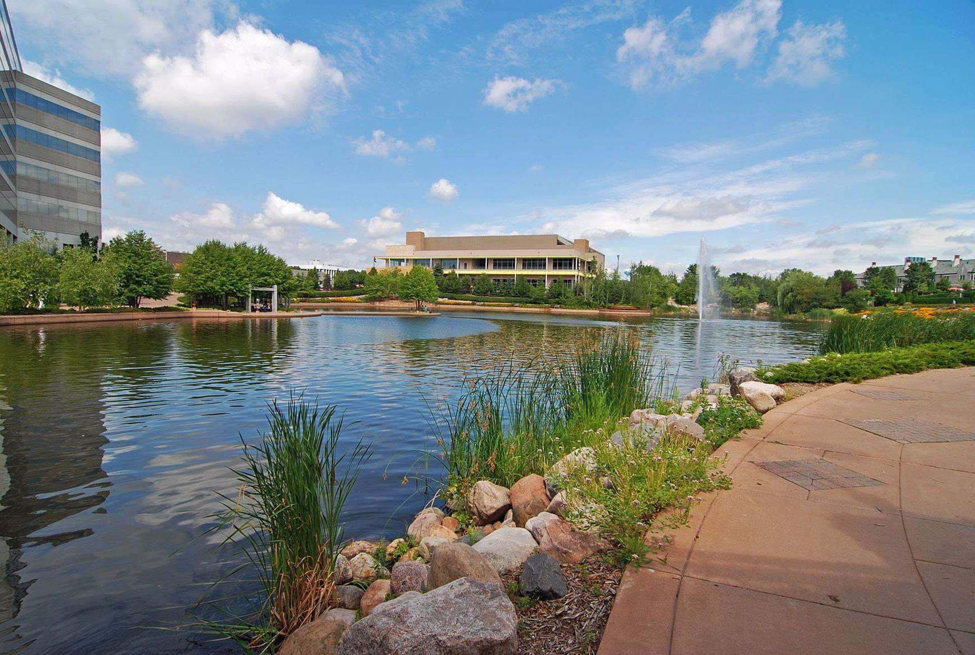 4351 Parklawn Avenue Unit: 205E