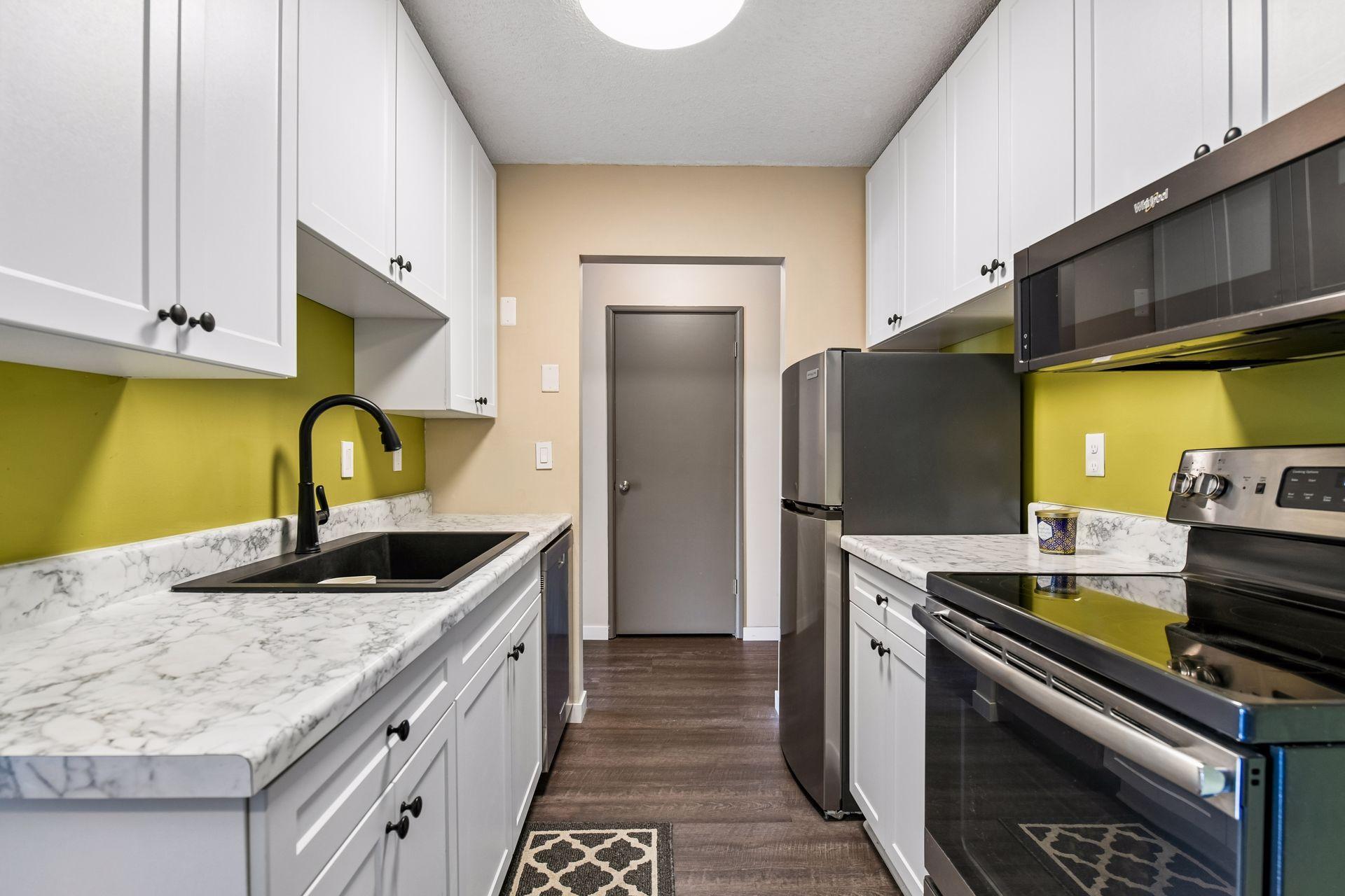 4351 Parklawn Avenue Unit: 205E