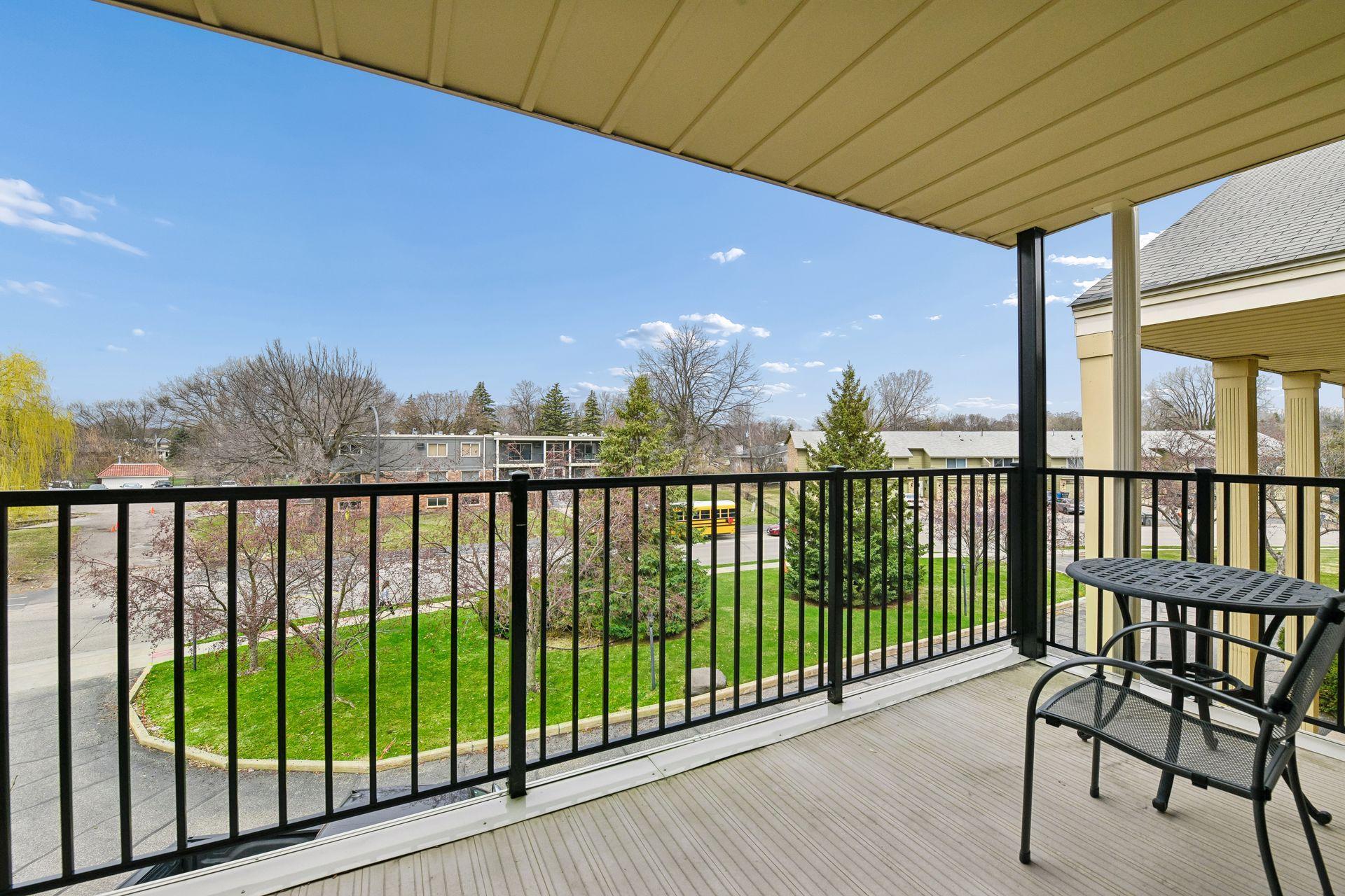 4351 Parklawn Avenue Unit: 205E