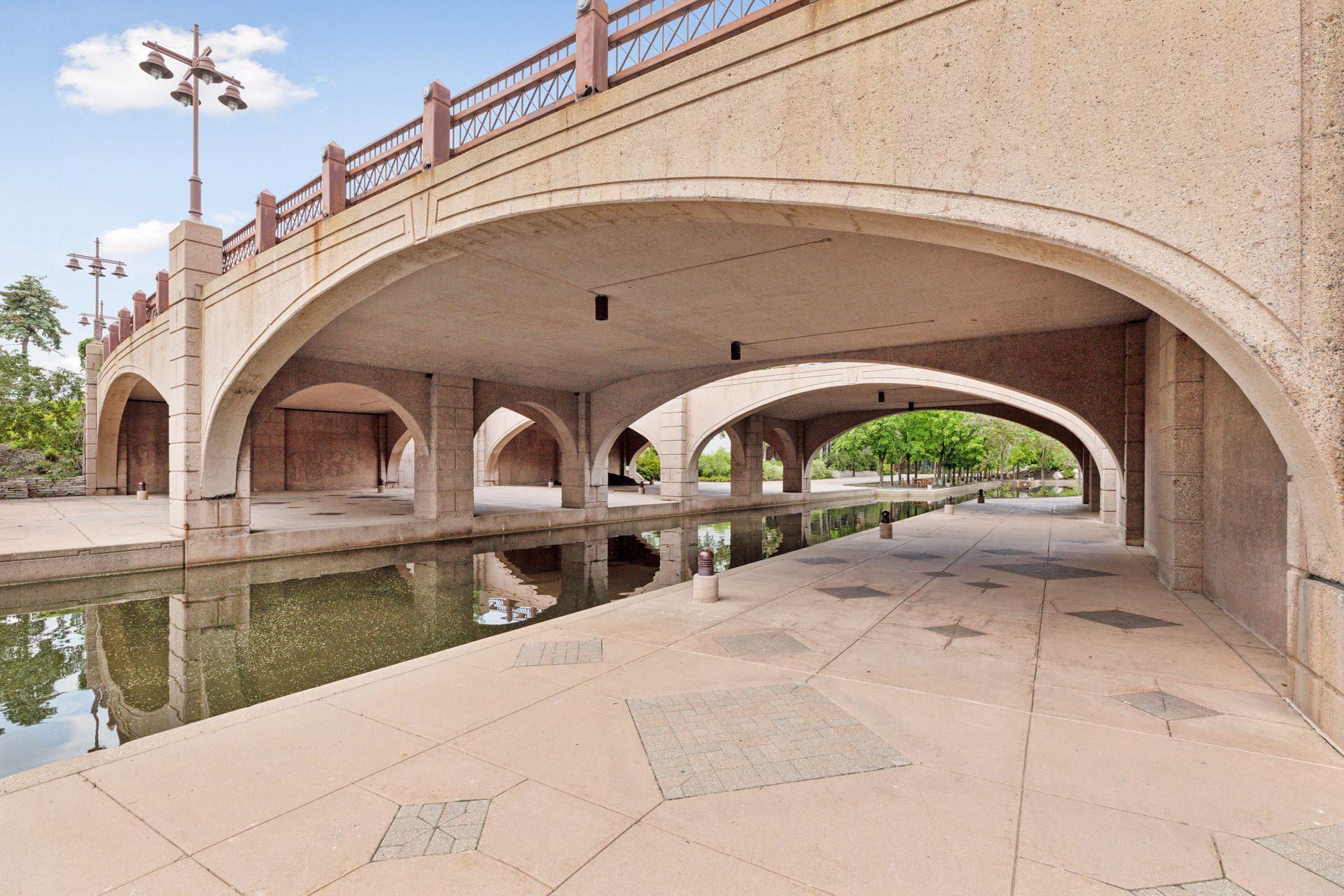 4351 Parklawn Avenue Unit: 205E