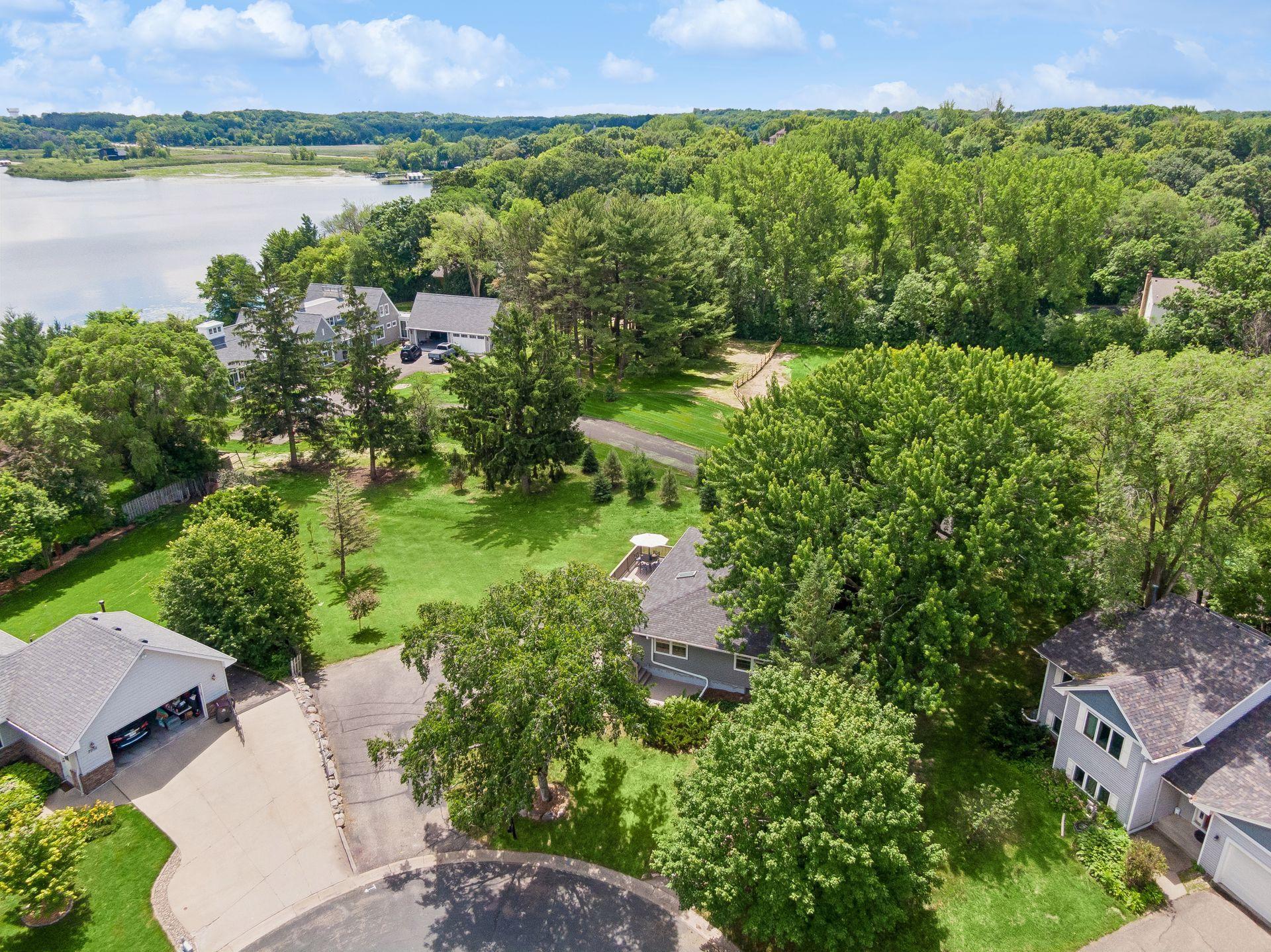 3921 Minnewashta Court