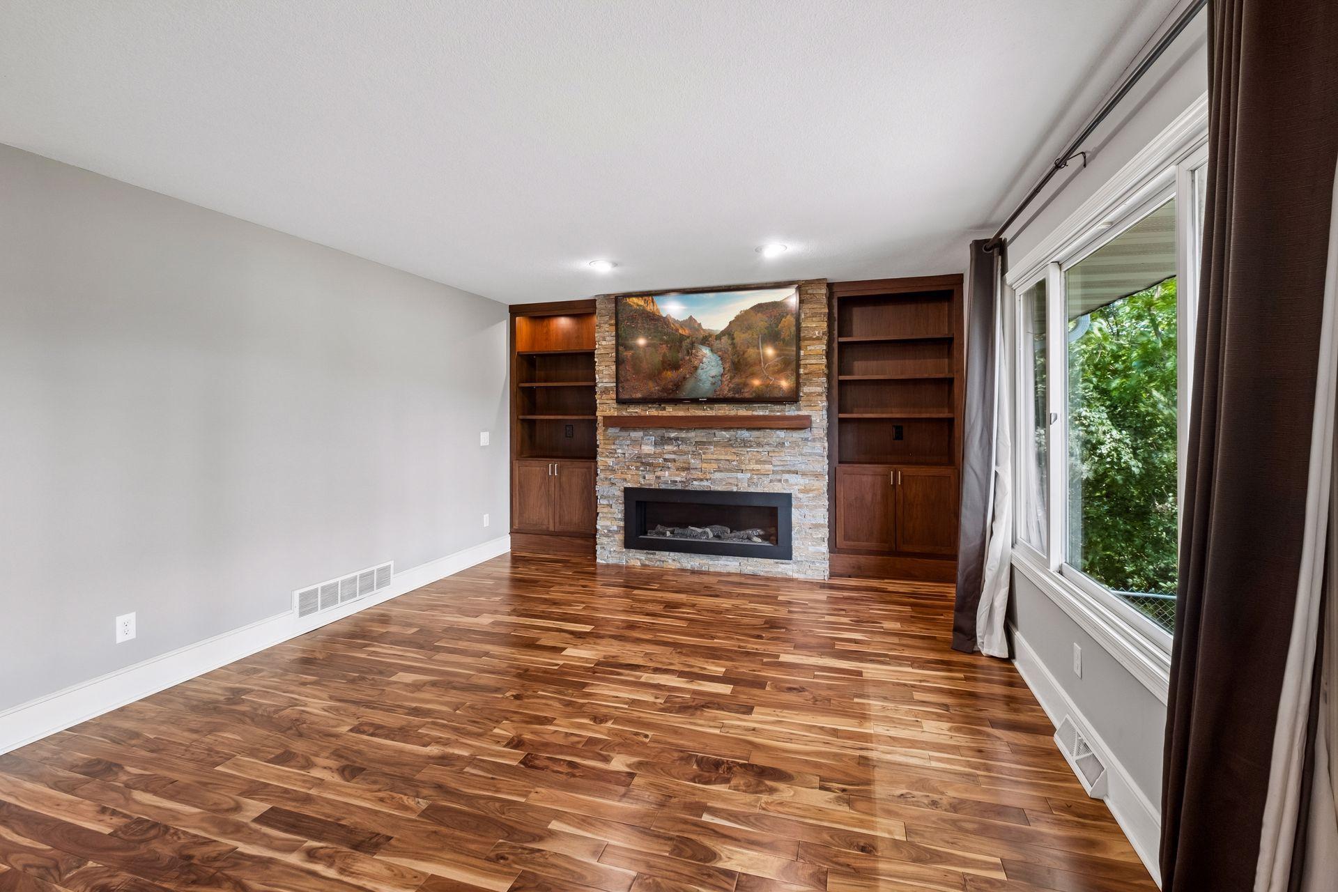 15869 Randall Lane