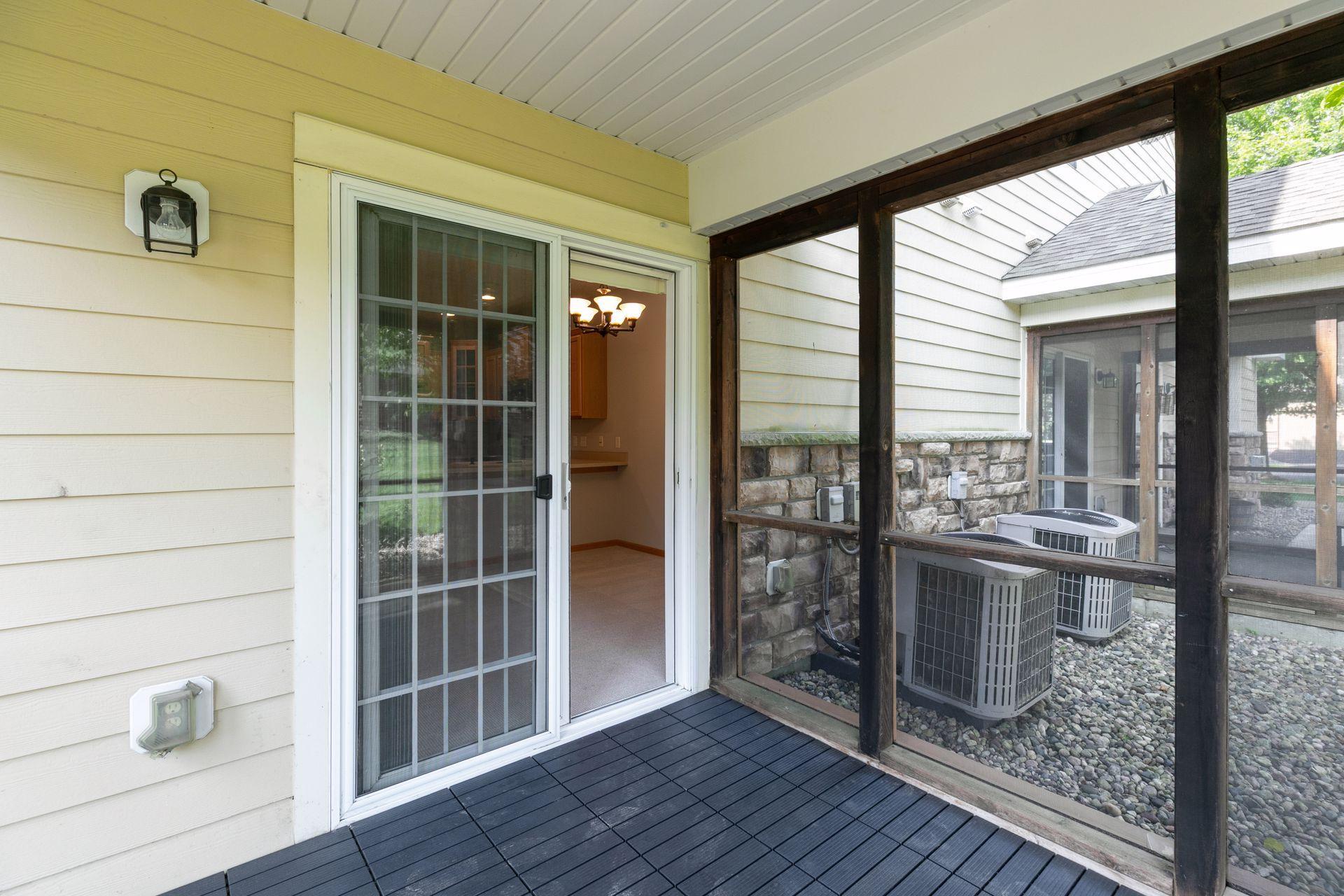 9122 Fox Court