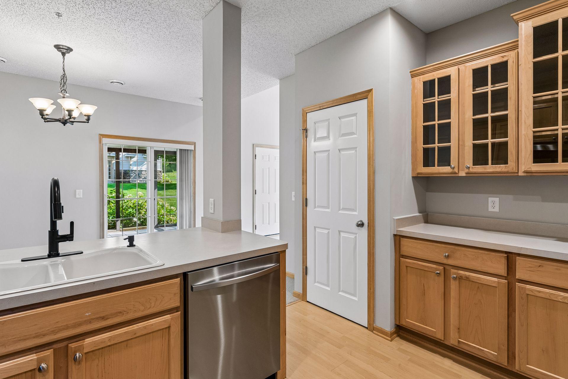 9122 Fox Court