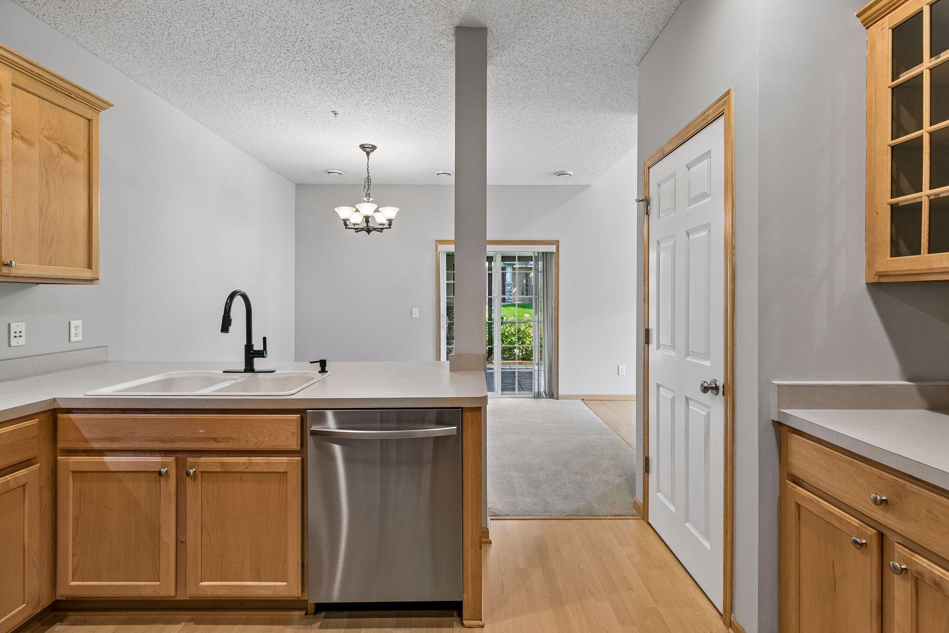 9122 Fox Court