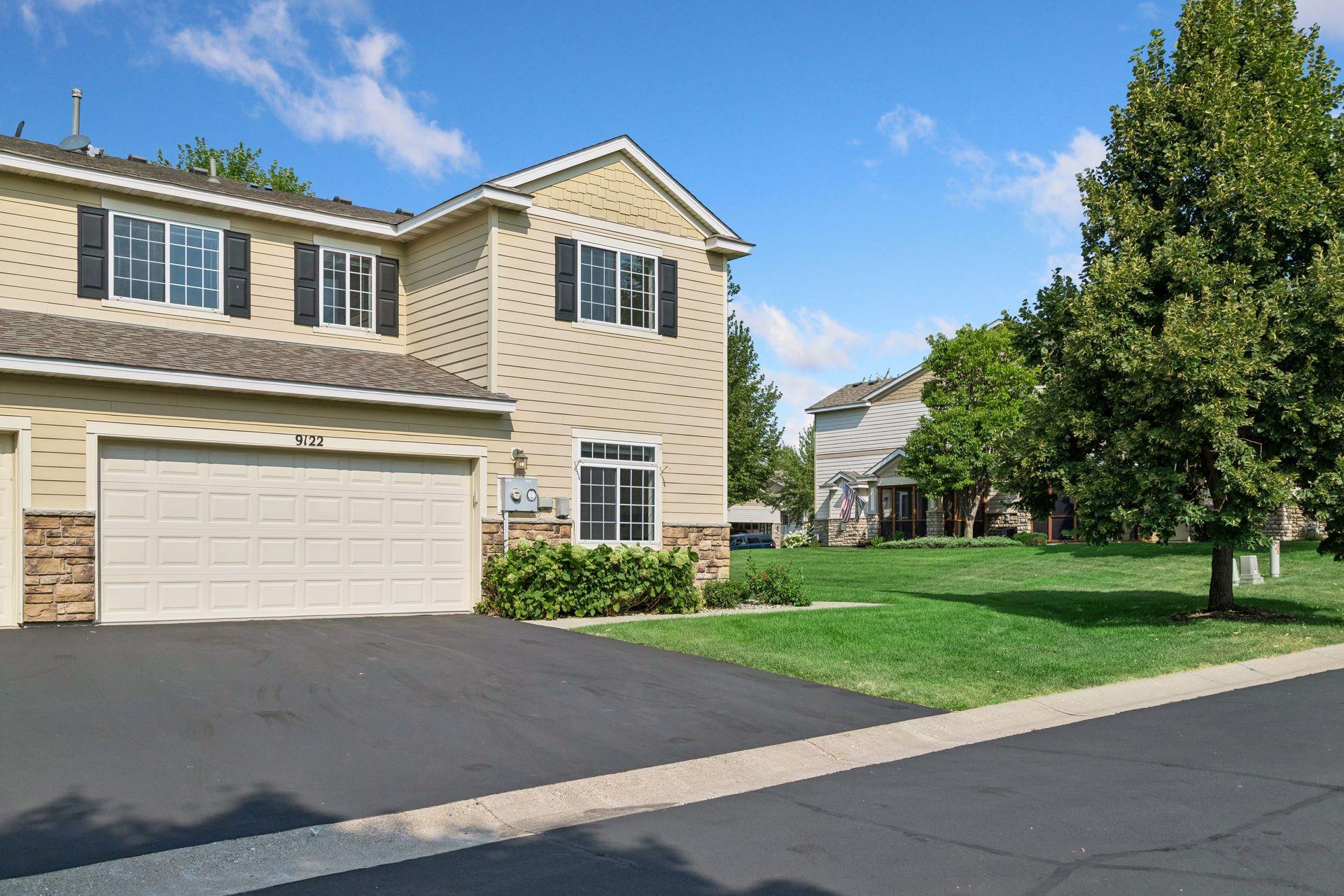 9122 Fox Court