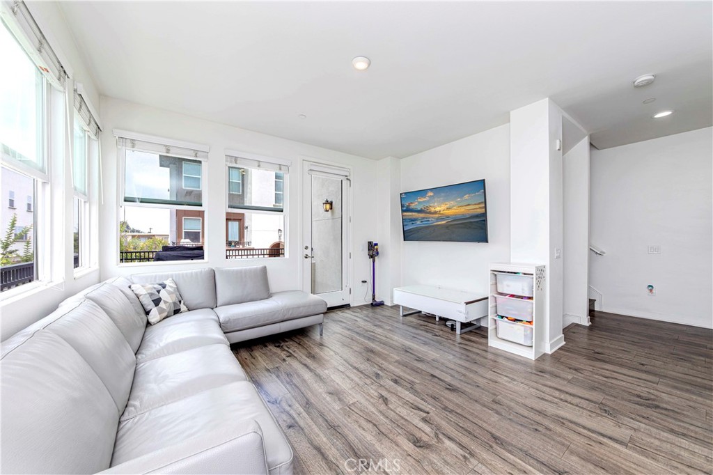 9213 Sunshine Place