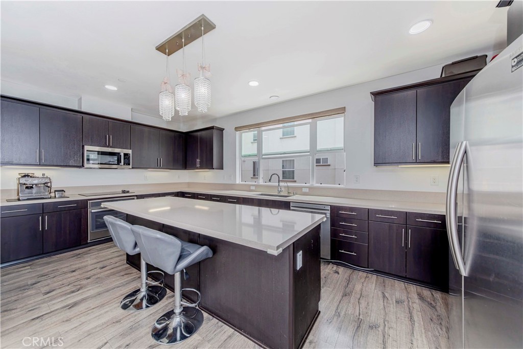 9213 Sunshine Place