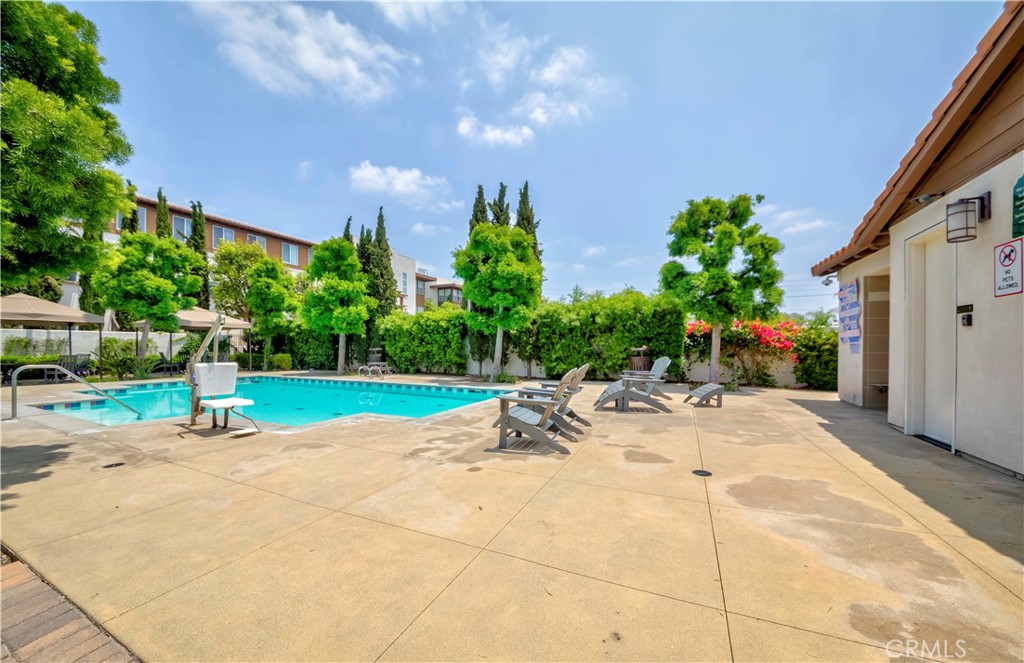 9213 Sunshine Place