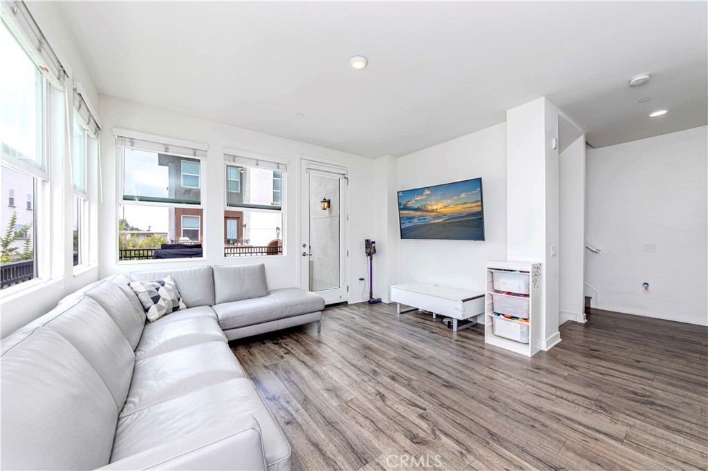 9213 Sunshine Place