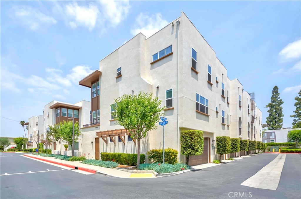 9213 Sunshine Place