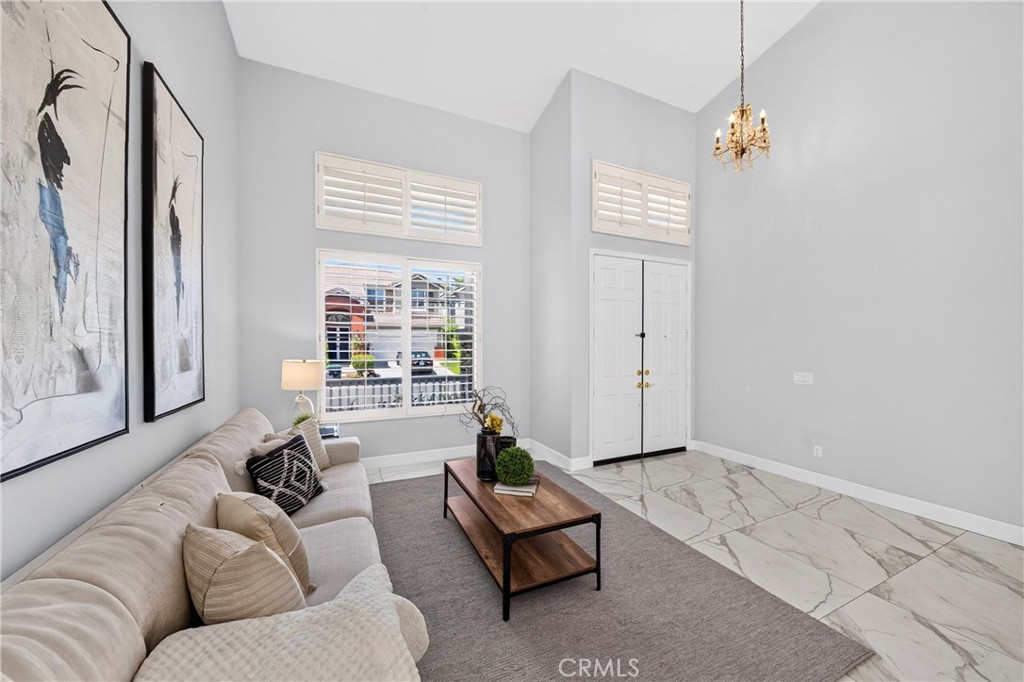 1238 Hampton Court