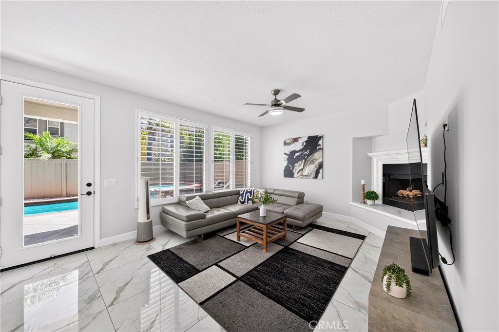 1238 Hampton Court