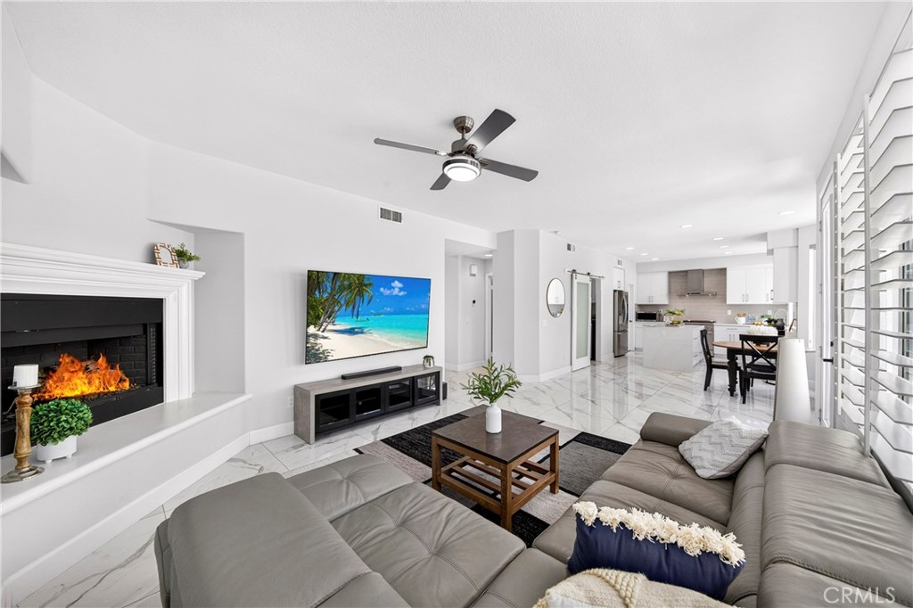1238 Hampton Court