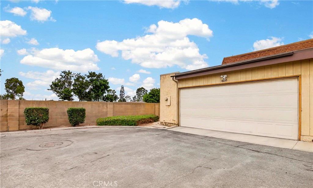 8635 York Circle
