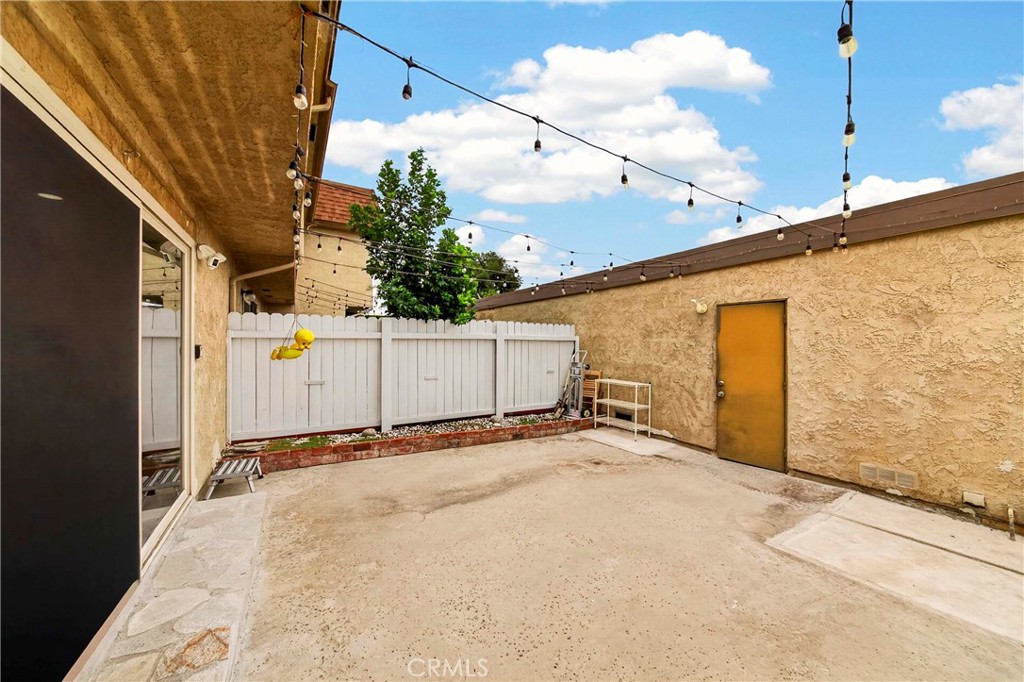 8635 York Circle