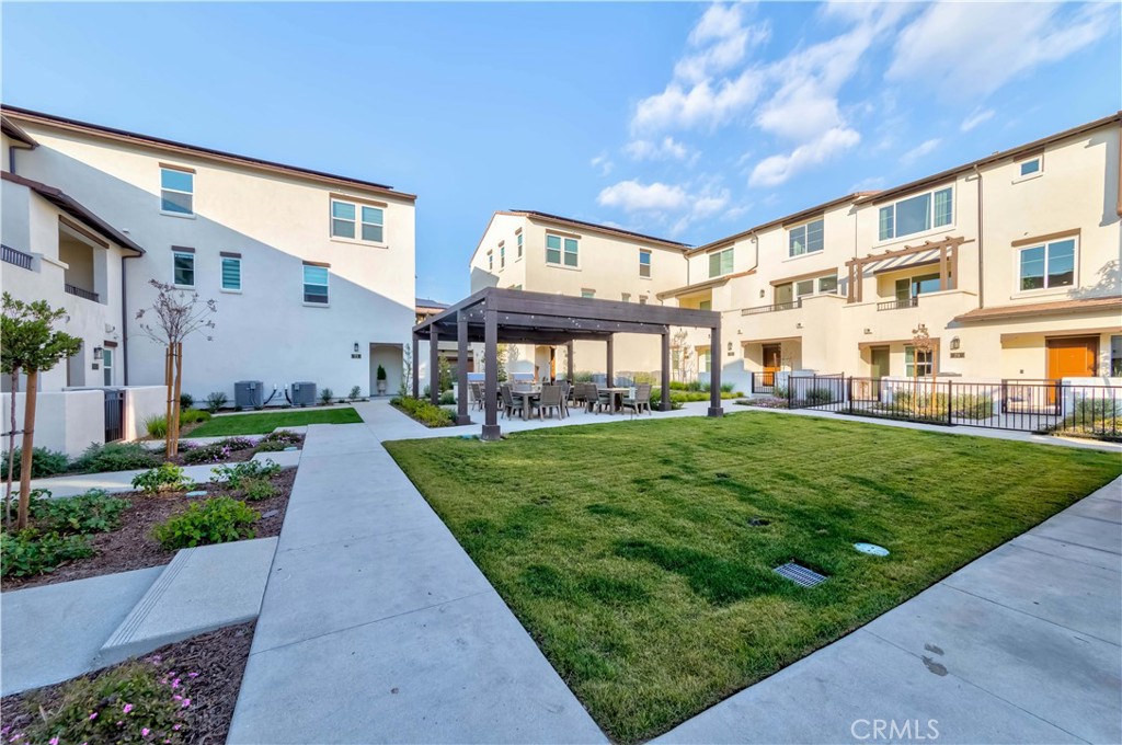 306 Vista Drive 103