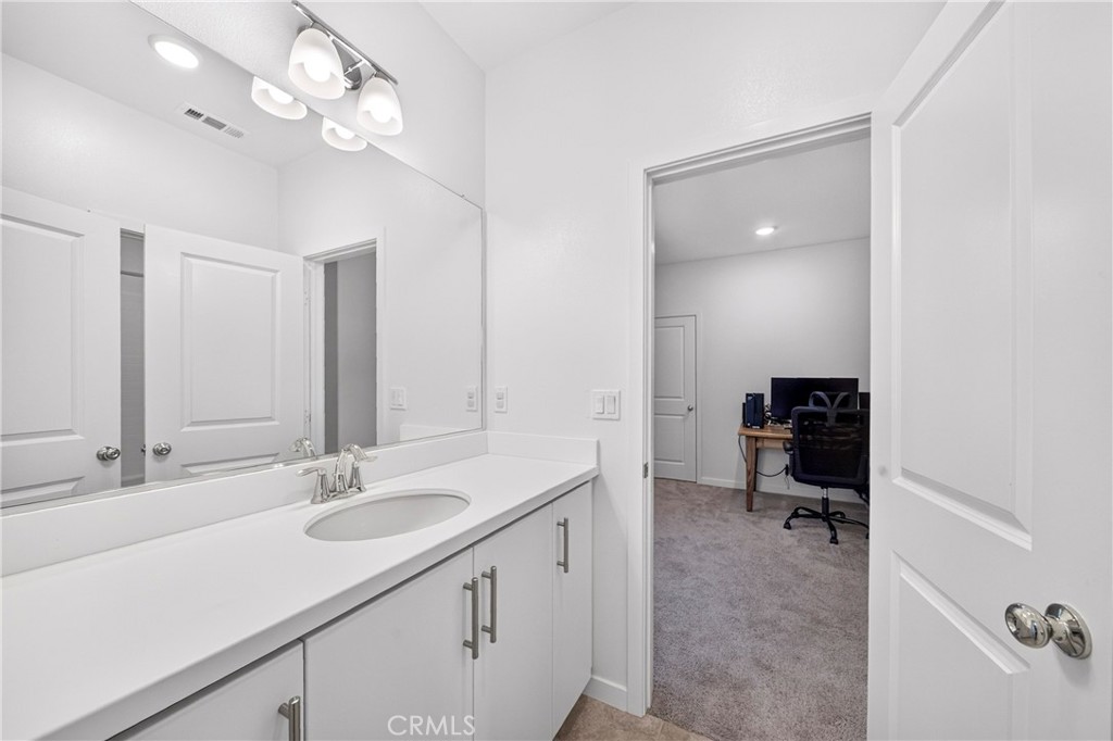 306 Vista Drive 103