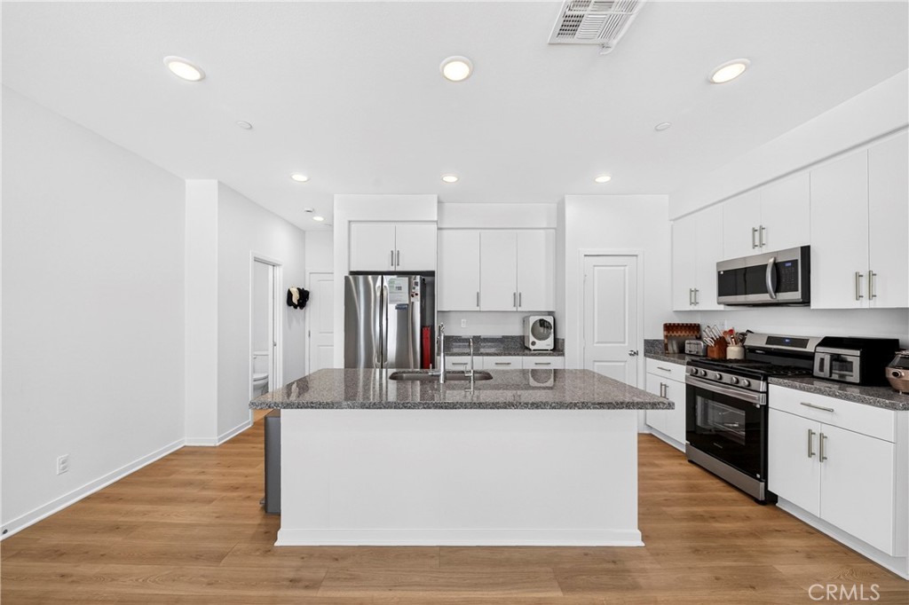 306 Vista Drive 103