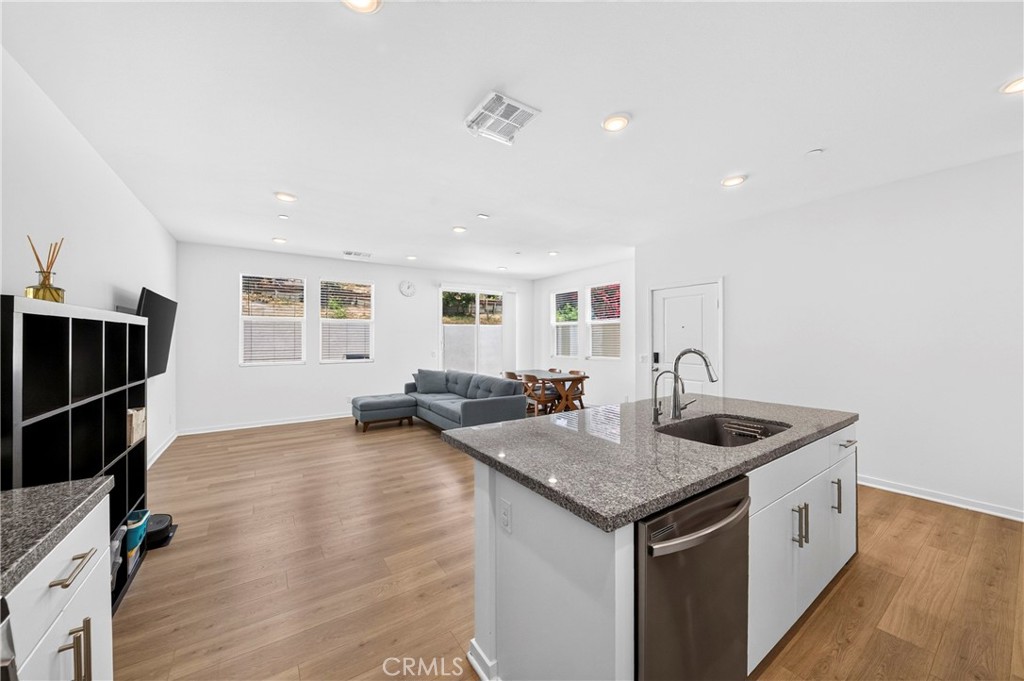 306 Vista Drive 103