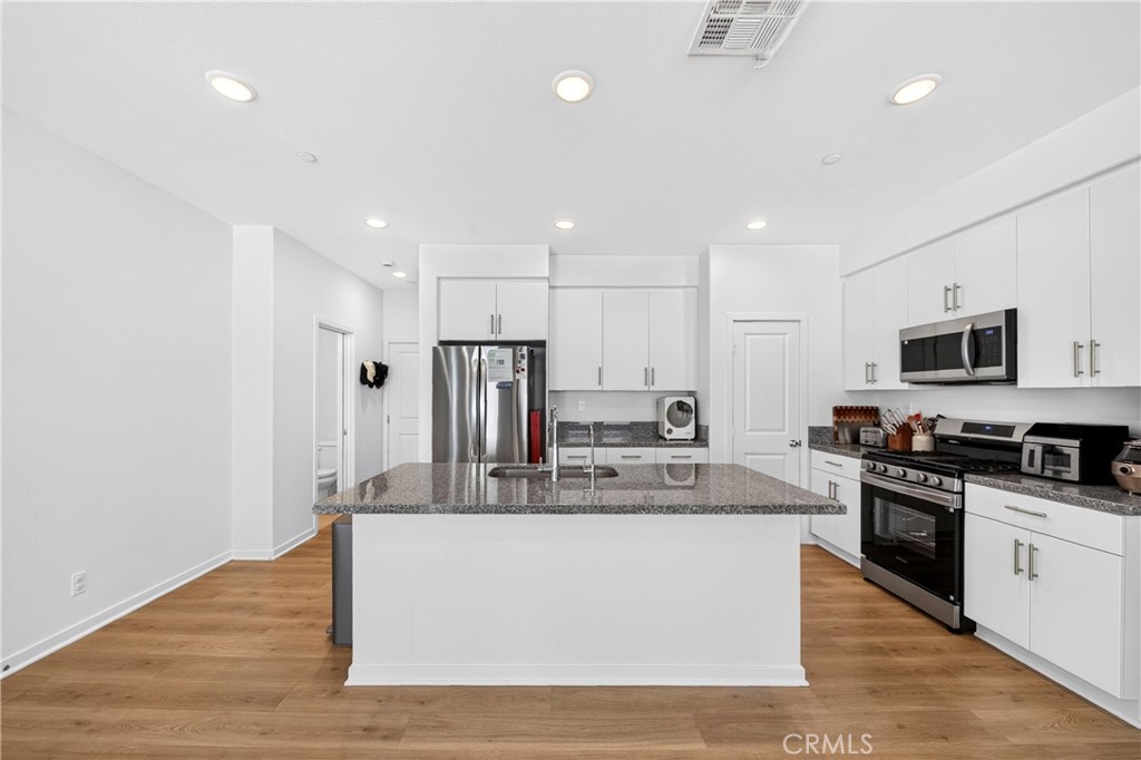 306 Vista Drive 103