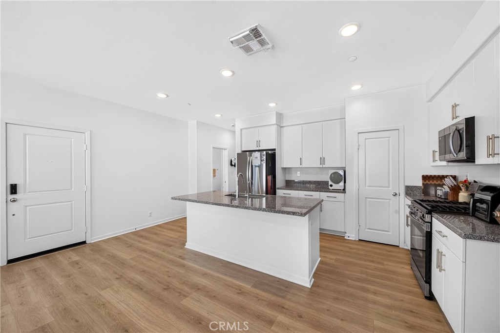 306 Vista Drive 103
