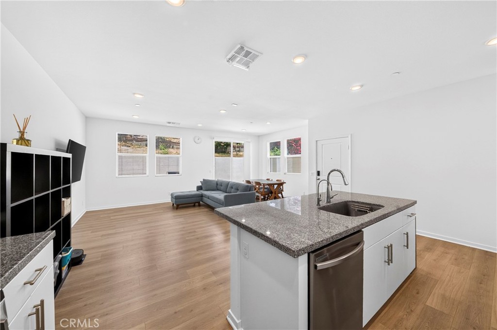 306 Vista Drive 103