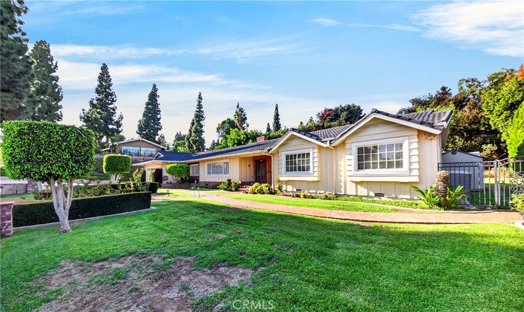 623 Santa Barbara Avenue